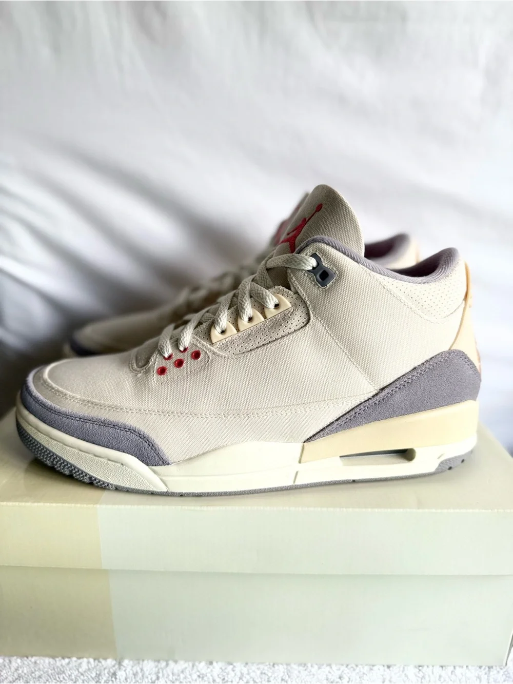 AUTHENTIC Jordan 3 Retro Muslin size 10.5 DH7139-100 2022 VNDS W/ OG BOX